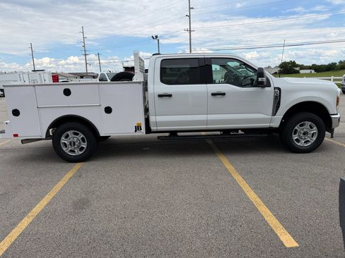 Used 2025 Ford F350 XLT AWD/4WD image 7