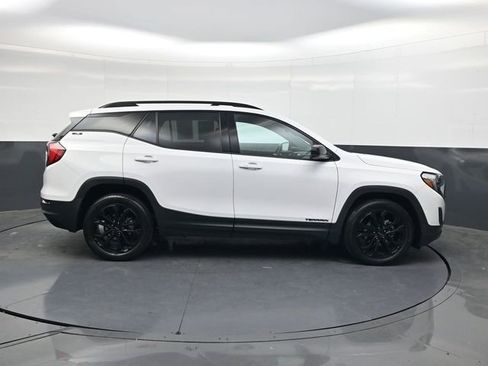 Used 2021 GMC Terrain SLE w/ Elevation Edition image 3