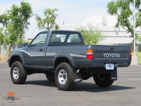 Used 1992 Toyota Pickup Deluxe AWD/4WD image 9