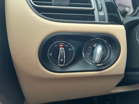 Used 2022 Porsche Macan S AWD/4WD image 14