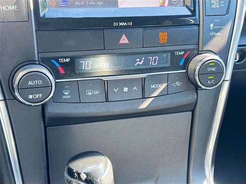 Used 2016 Toyota Camry SE image 17