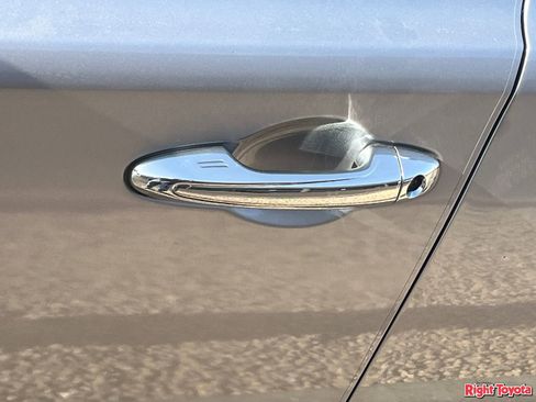 Used 2017 Toyota RAV4 Limited w/ Carpet Mat Package FWD image 10