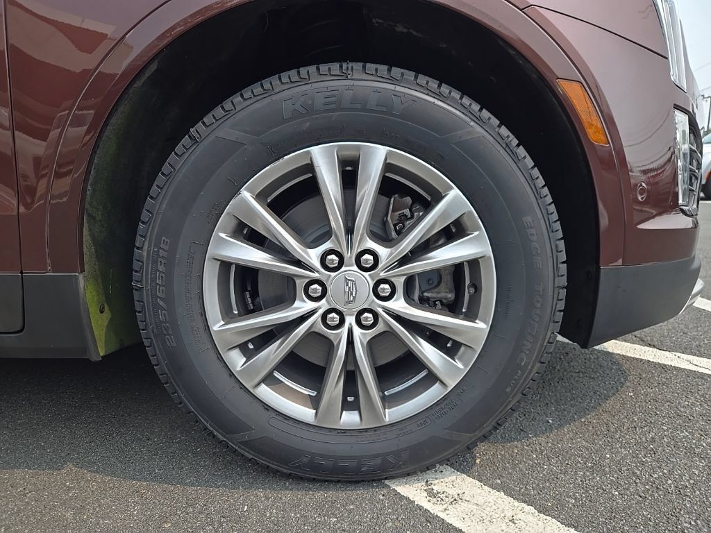 Used 2022 Cadillac XT5 Premium Luxury w/ Technology Package FWD image 9