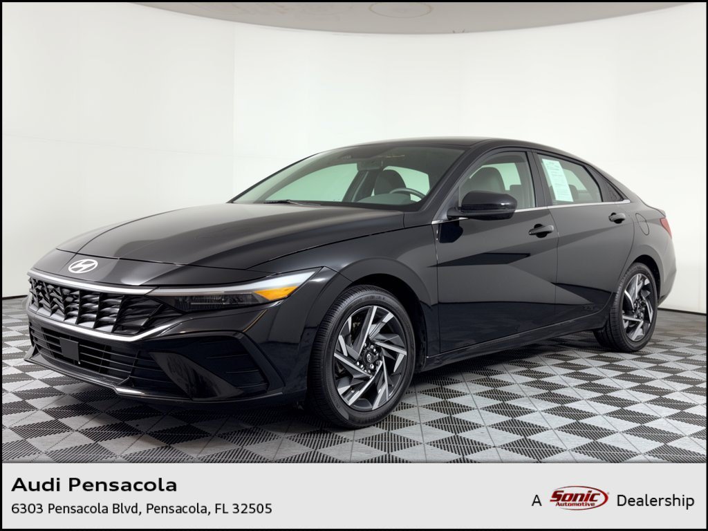Used 2025 Hyundai Elantra SEL FWD image 1