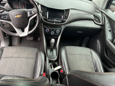 Used 2019 Chevrolet Trax LT w/ LT Convenience Package AWD/4WD image 30
