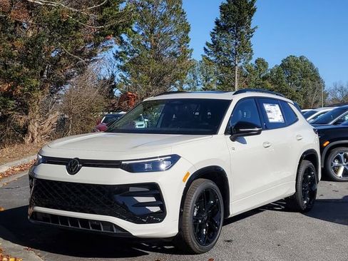 New 2026 Volkswagen Tiguan SE R-Line image 32