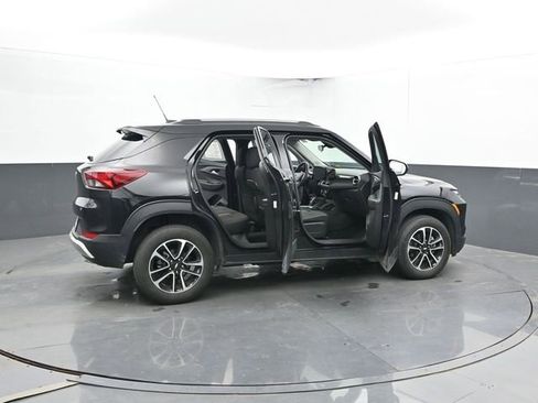 Used 2024 Chevrolet TrailBlazer LT w/ LT Cold Weather Package AWD/4WD image 52