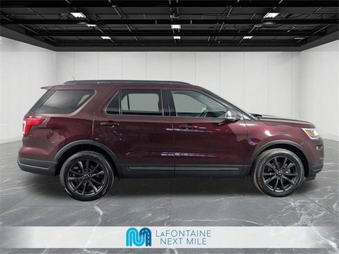 Used 2019 Ford Explorer XLT w/ Equipment Group 202A image 6