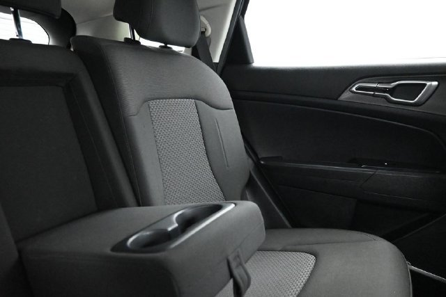 Used 2024 Kia Sportage LX FWD image 16