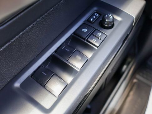 Used 2025 Toyota Tundra Limited AWD/4WD image 19