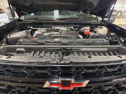 Used 2024 Chevrolet Silverado 2500 ZR2 w/ Technology Package AWD/4WD image 30