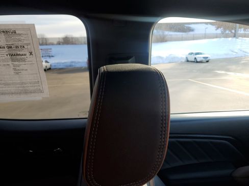 Used 2025 GMC Canyon AT4 w/ Technology Plus Package image 16