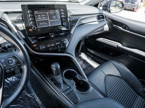 Used 2022 Toyota Camry SE w/ Convenience Package FWD image 31