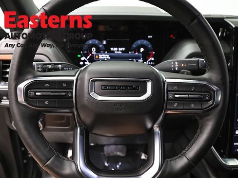 Used 2025 GMC Yukon XL Denali AWD/4WD image 10