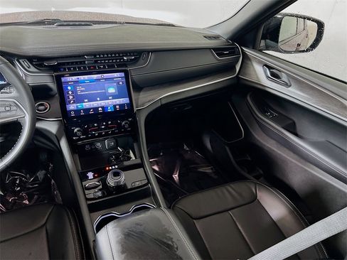 Used 2024 Jeep Grand Cherokee Limited 4xe image 22