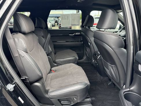 Used 2025 Hyundai Palisade Calligraphy AWD/4WD image 16