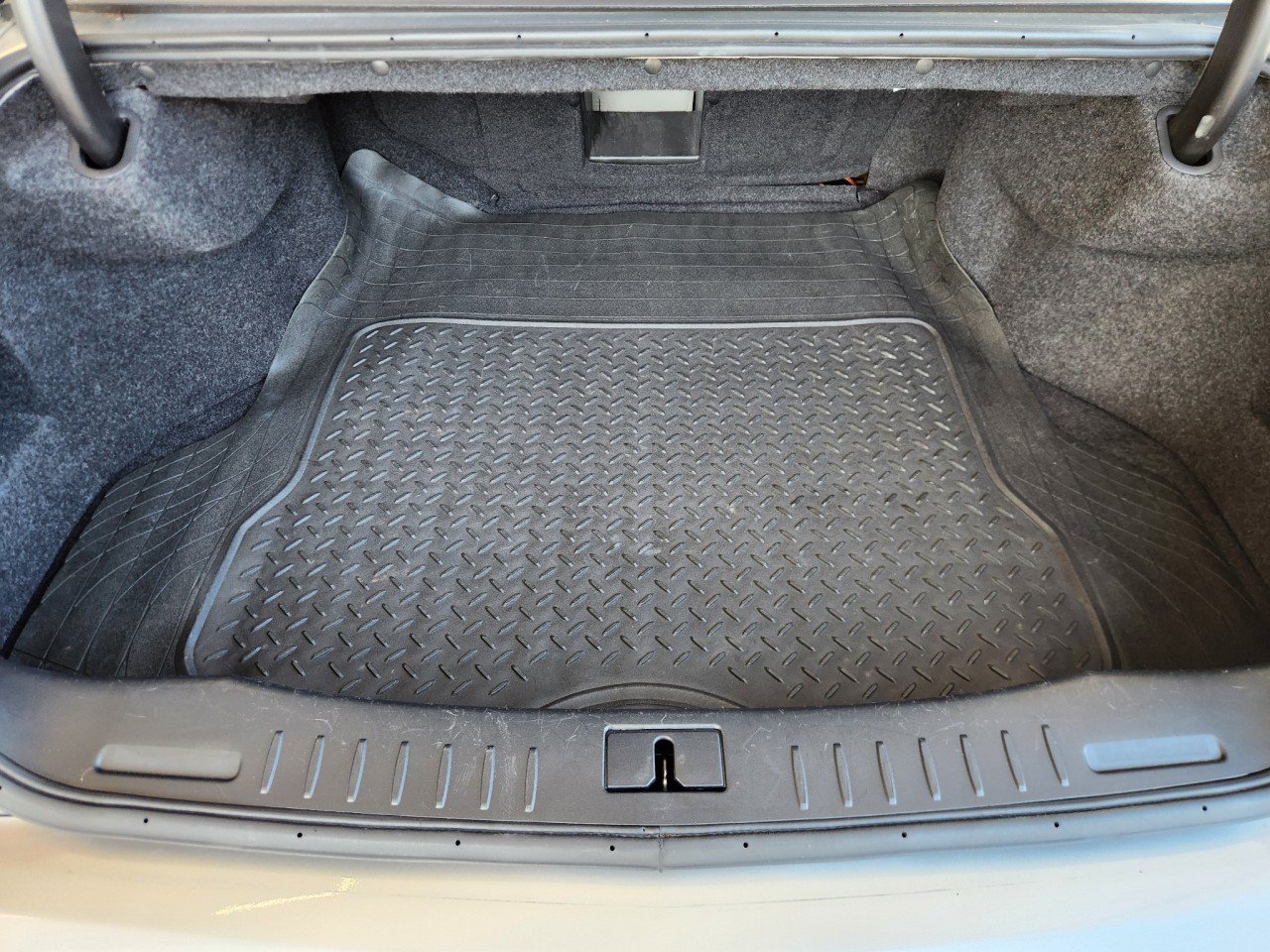Used 2008 Cadillac DTS w/ Sun And Sound Package FWD image 12