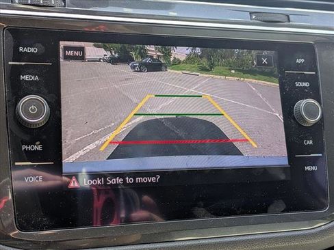 Used 2020 Volkswagen Tiguan SE w/ 3rd Row Seat Package AWD/4WD image 14