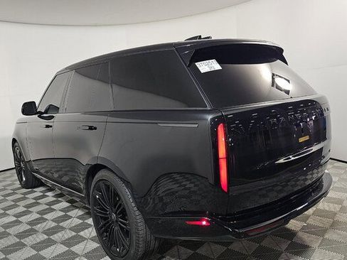 Used 2024 Land Rover Range Rover Autobiography image 4