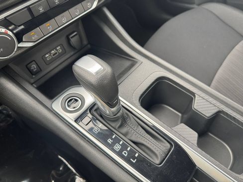 Used 2025 Nissan Sentra SV FWD image 39