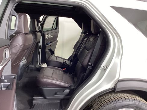 New 2026 Ford Explorer Platinum AWD/4WD image 15