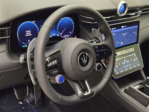New 2025 Maserati Grecale Modena image 30