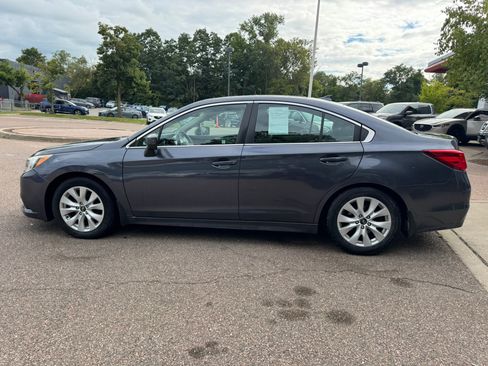 Used 2017 Subaru Legacy 2.5i Premium w/ Moonroof Package AWD/4WD image 4