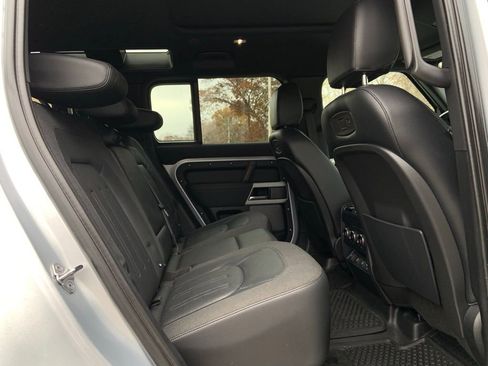 Certified 2021 Land Rover Defender 110 SE image 17