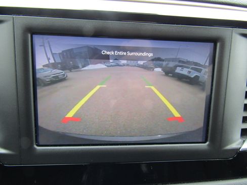Used 2023 Chrysler Voyager LX FWD image 27