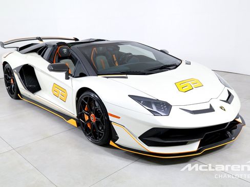 Used 2021 Lamborghini Aventador SVJ AWD/4WD image 4