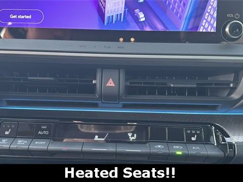 Used 2024 Toyota Prius XLE image 7