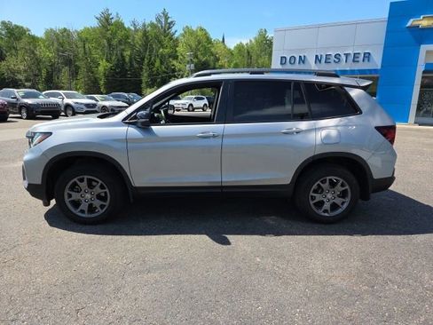 Used 2024 Honda Passport TrailSport image 4