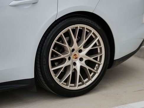 Used 2020 Porsche Panamera Edition image 33