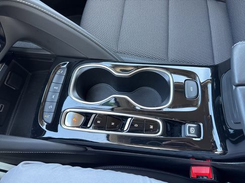 Certified 2023 Buick Envision Preferred w/ Sport Touring Package image 28