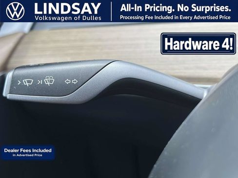 Used 2024 Tesla Model Y Long Range AWD/4WD image 18