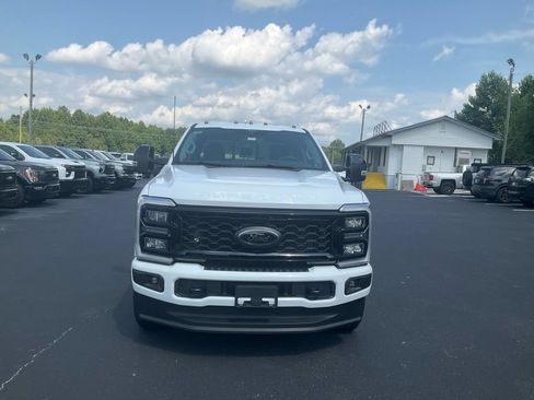 New 2026 Ford F250 Lariat w/ Black Appearance Package AWD/4WD image 2
