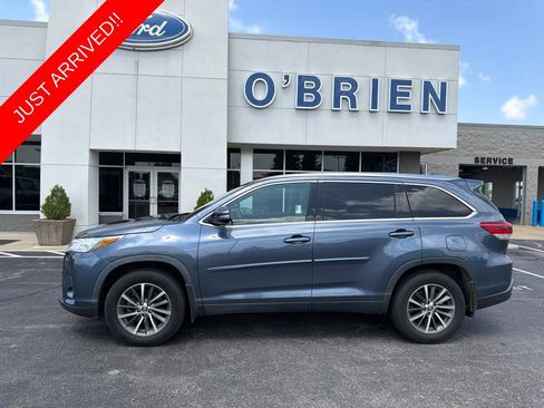 Used 2019 Toyota Highlander XLE AWD/4WD image 1