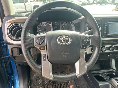 Used 2017 Toyota Tacoma SR5 image 19