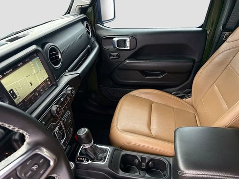 Used 2022 Jeep Wrangler Unlimited Sahara w/ Safety Group AWD/4WD image 26