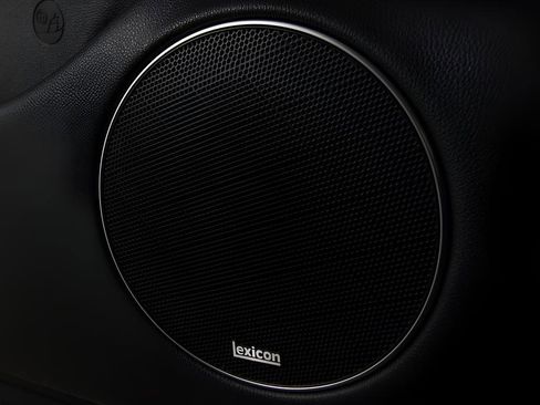 Used 2024 Genesis GV70 2.5T w/ Sport Prestige Package image 10