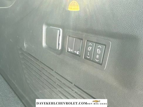 Used 2025 Chevrolet Suburban High Country AWD/4WD image 27