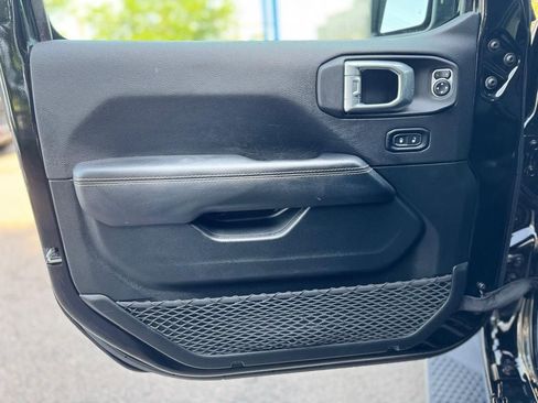 Used 2021 Jeep Wrangler Unlimited Sahara AWD/4WD image 13