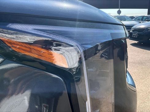 Used 2025 Kia Carnival image 24