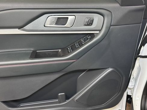 New 2026 Ford Explorer ST-Line w/ ST-Line Street Pack image 22