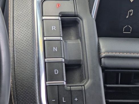 Used 2023 GMC Yukon AT4 w/ AT4 Premium Plus Package AWD/4WD image 29