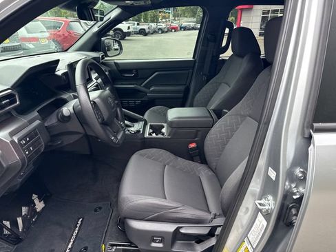Used 2025 Toyota Tacoma SR5 AWD/4WD image 14