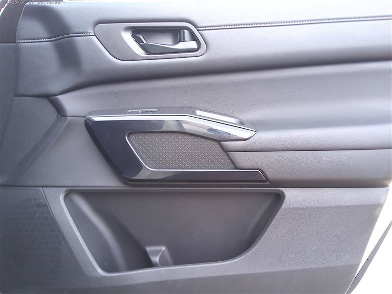 Used 2025 Nissan Pathfinder SV AWD/4WD image 20