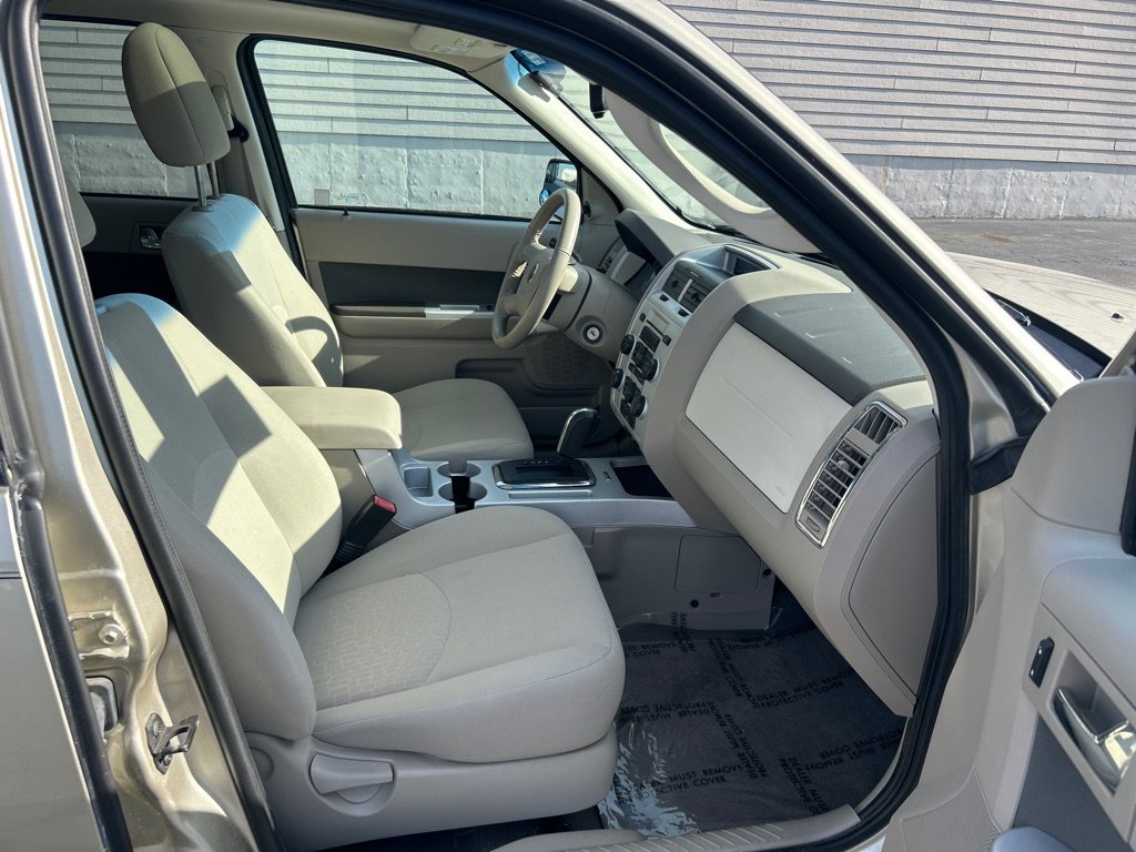 Used 2010 Mercury Mariner 2WD image 13