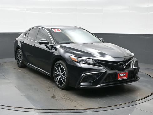 Used 2024 Toyota Camry SE FWD image 8