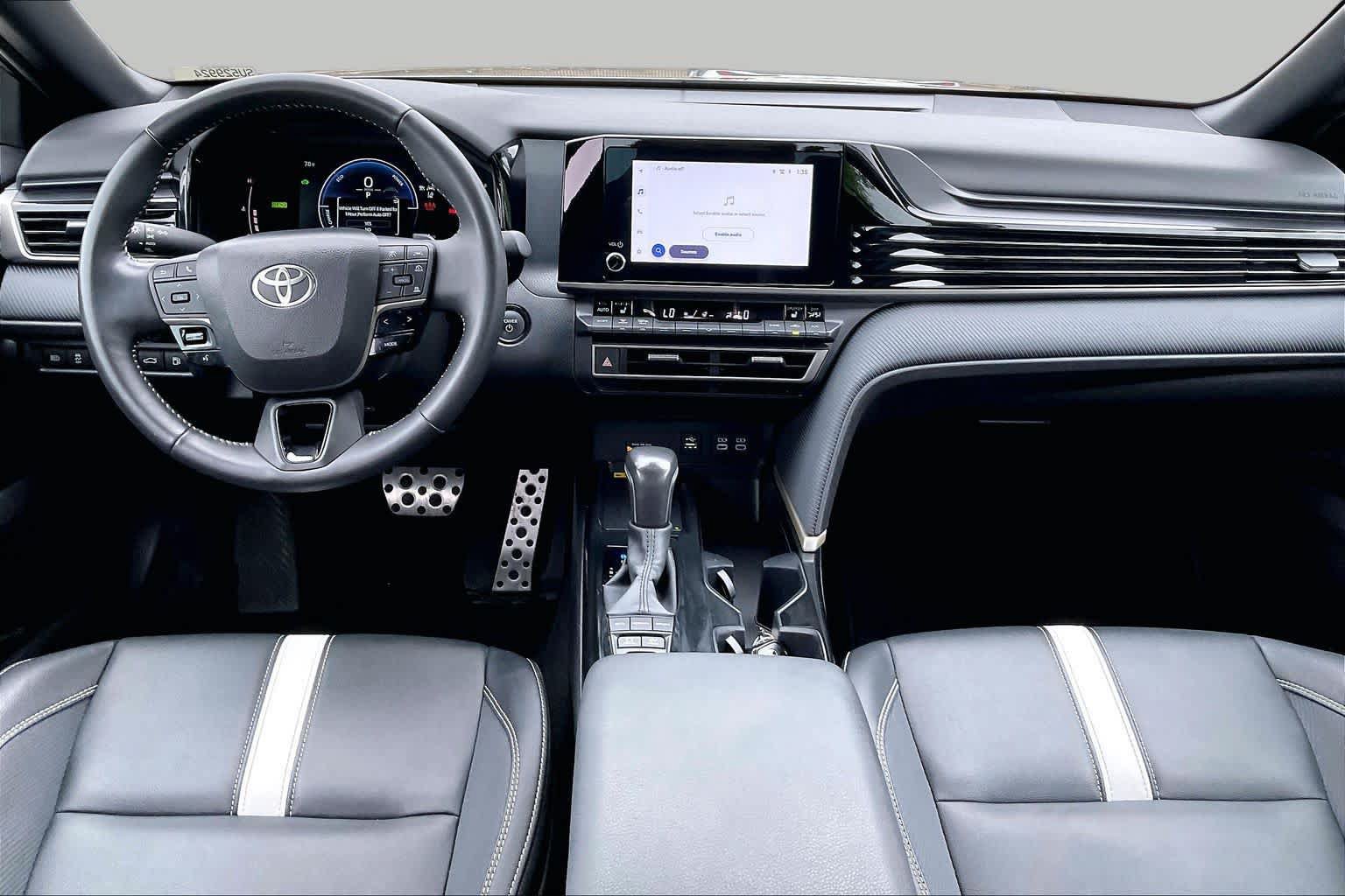Used 2025 Toyota Camry SE w/ Convenience Package AWD/4WD image 15